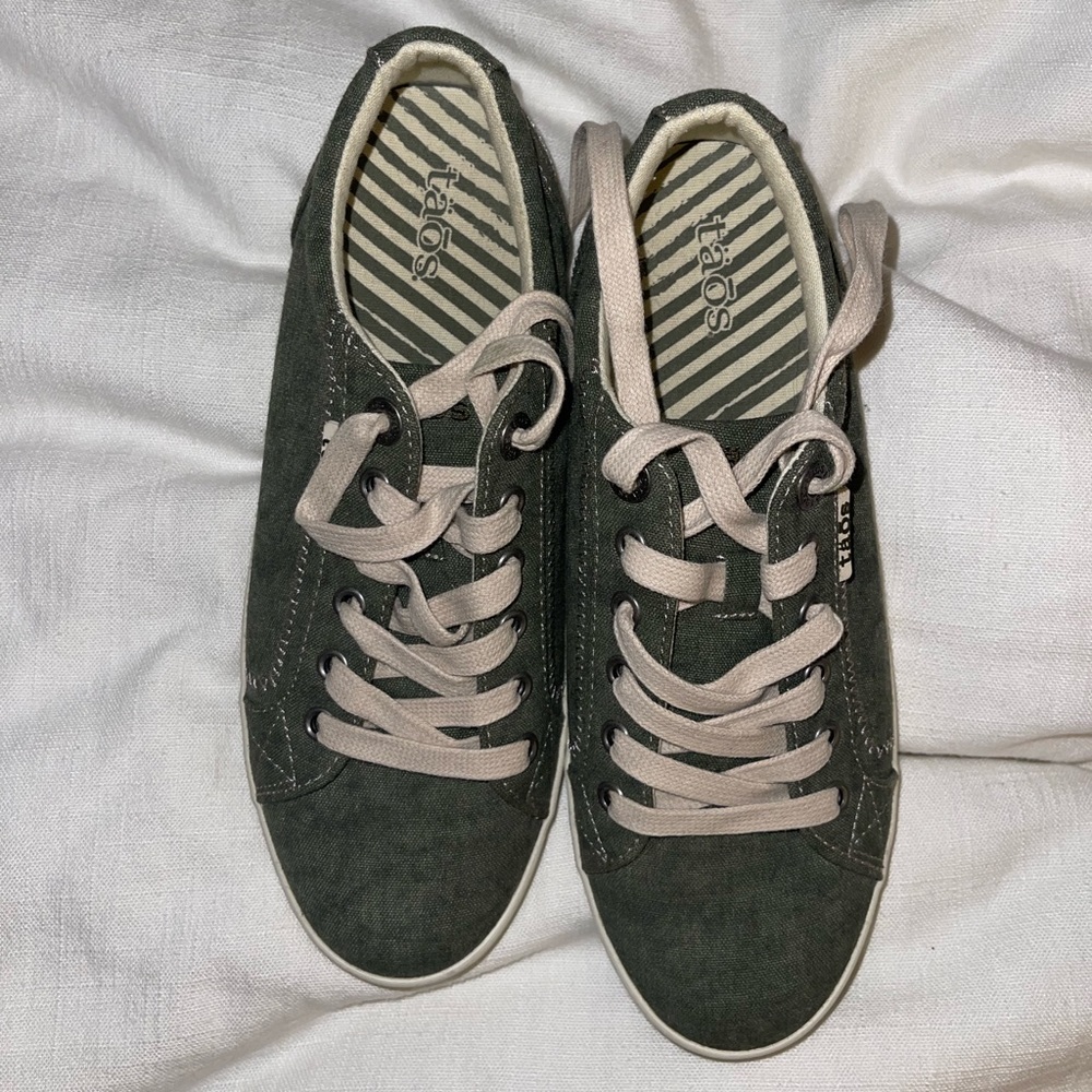 Taos green tennis shoes. Never worn. Brand new